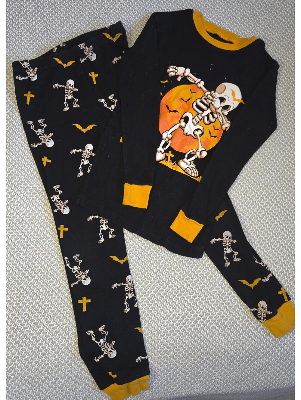 Glow in the dark Halloween pajamas with dabbing skeleton size 8 kids